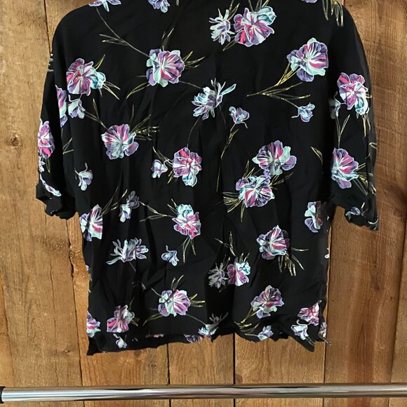 VANS Crop Top Womens Black Purple Floral Print Button Down Cabbie Shirt (L) - Picture 3 of 3